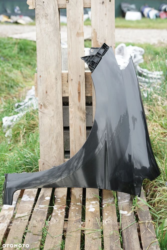 Błotnik przód przedni lewy Honda FR-V NH726M