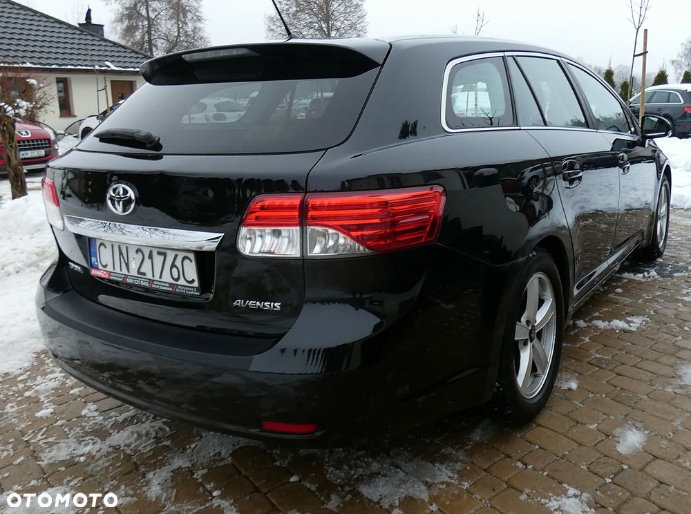 Toyota Avensis 1.8 Premium - 17