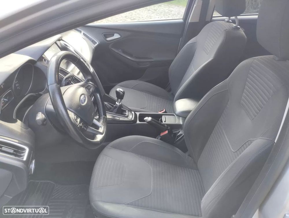 Ford Focus 1.0 EcoBoost Titanium - 18