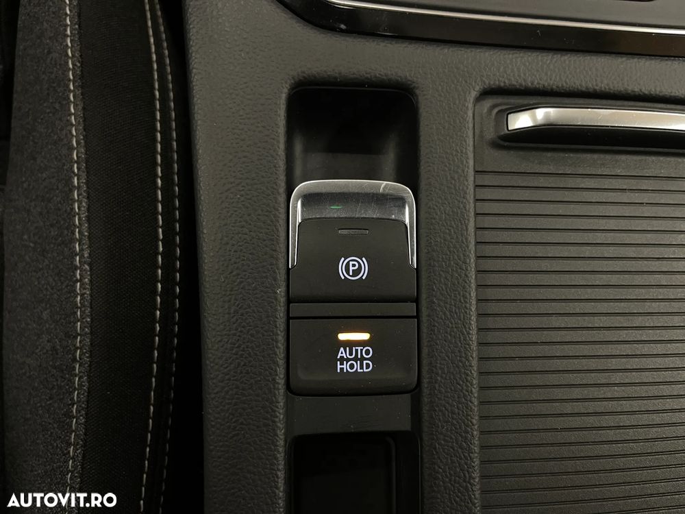 Volkswagen Passat 2.0 TDI DSG Comfortline - 26