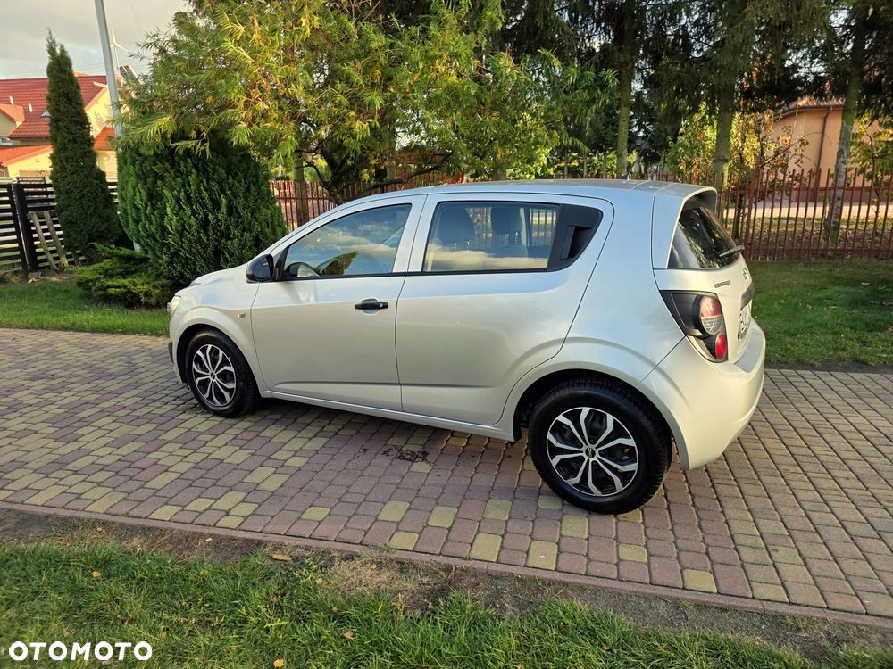 Chevrolet Aveo 1.2 LS - 24