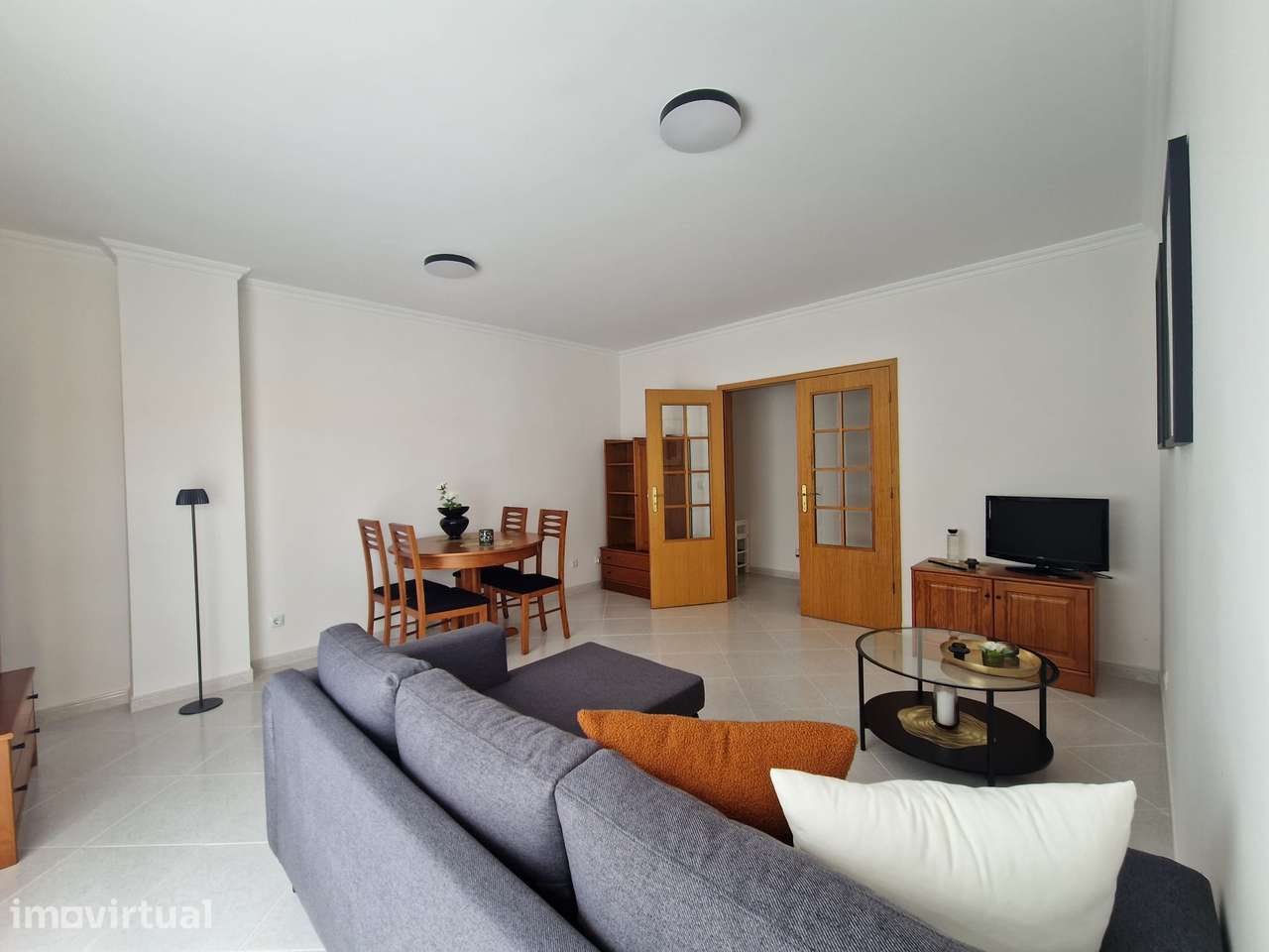T2 100 m² Totalmente Renovado  Mobilado e Decorado - Grande imagem: 2/12