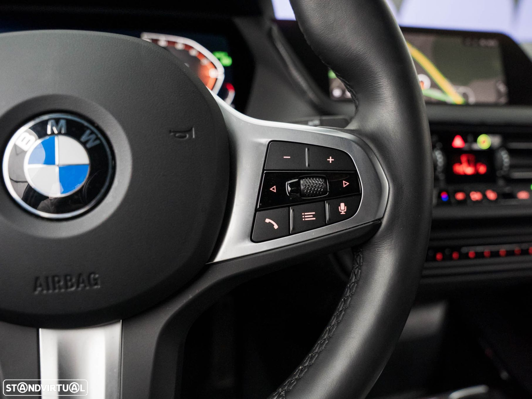 BMW 116 d Pack Desportivo M Auto - 22