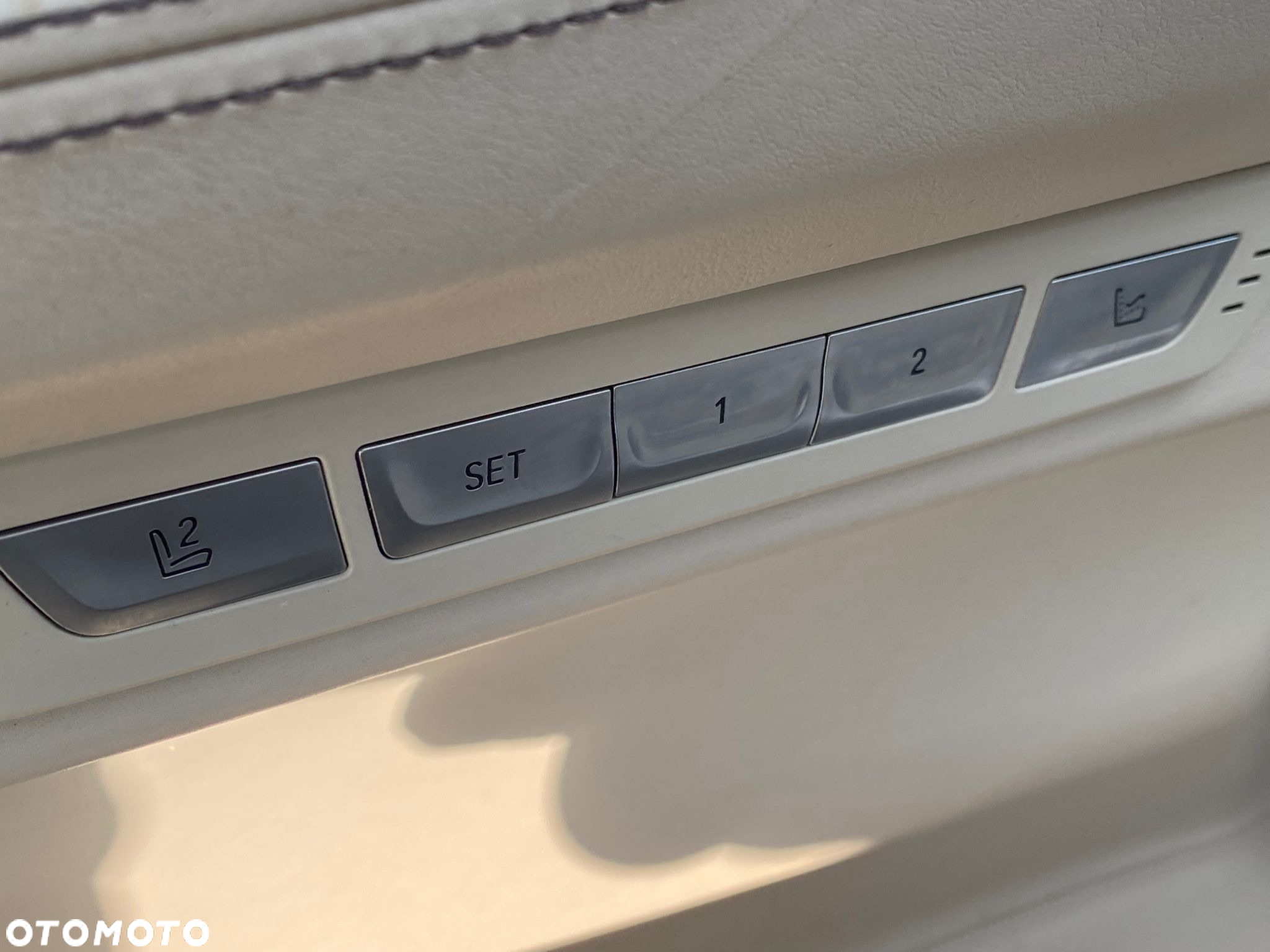 BMW Seria 7 750Li xDrive - 17