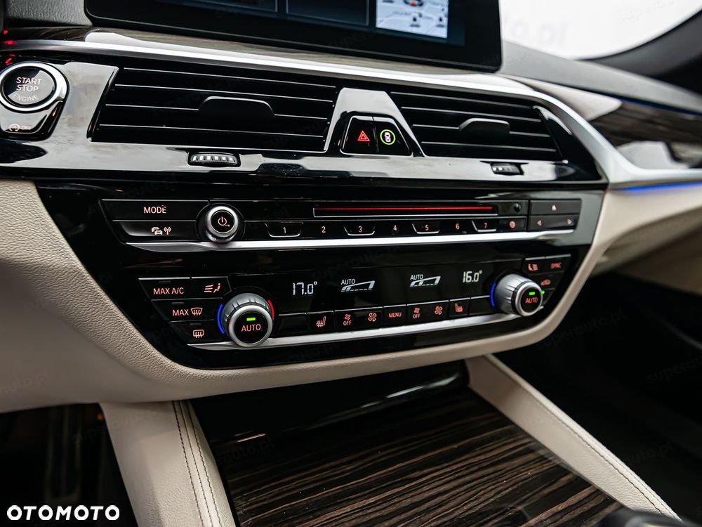 BMW Seria 5 530i xDrive - 23