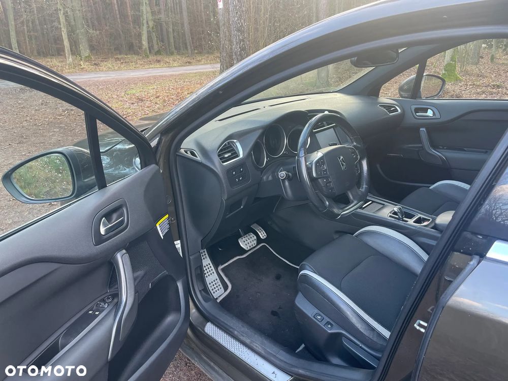 Citroën DS4 1.6 e-HDi SoChic MCP - 9