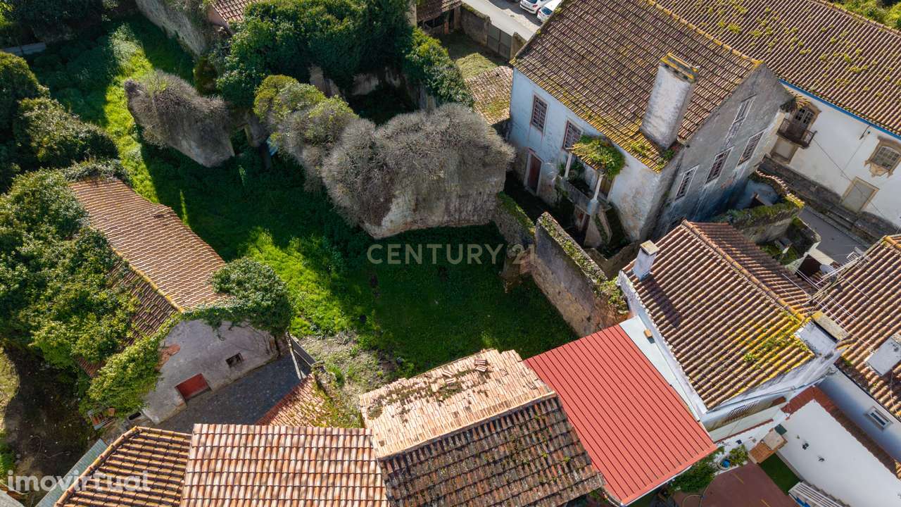 Moradia no centro do Juncal com Terreno de 2.527m2 - Grande imagem: 5/42