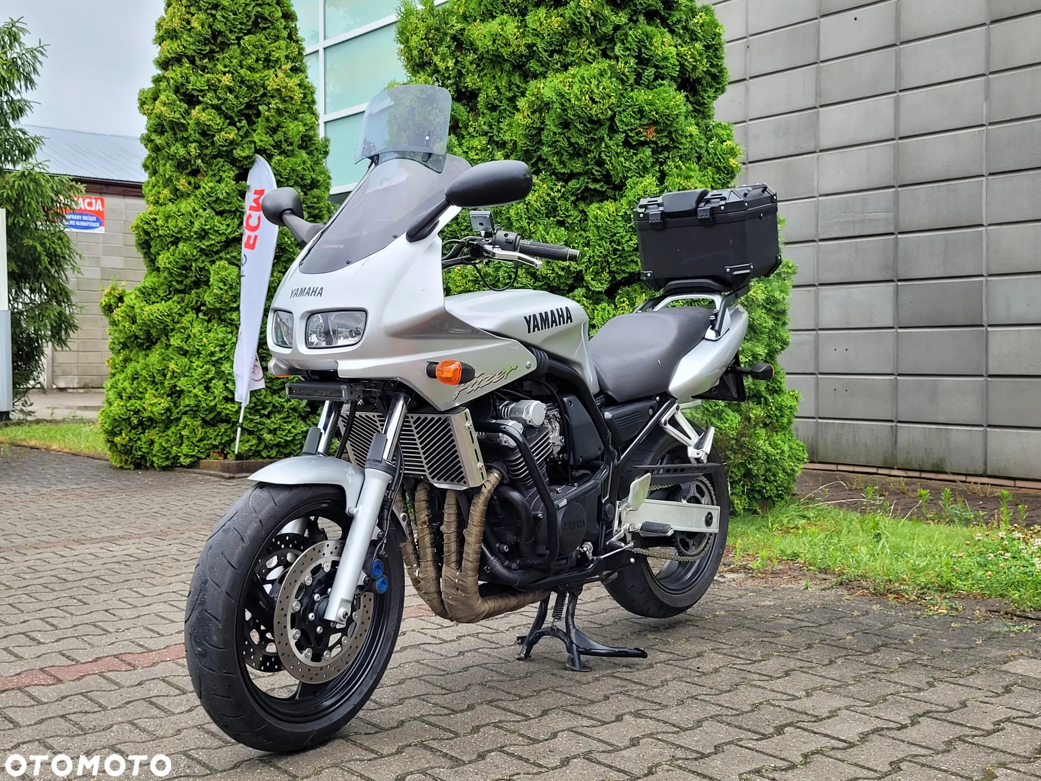 Yamaha FZS - 10