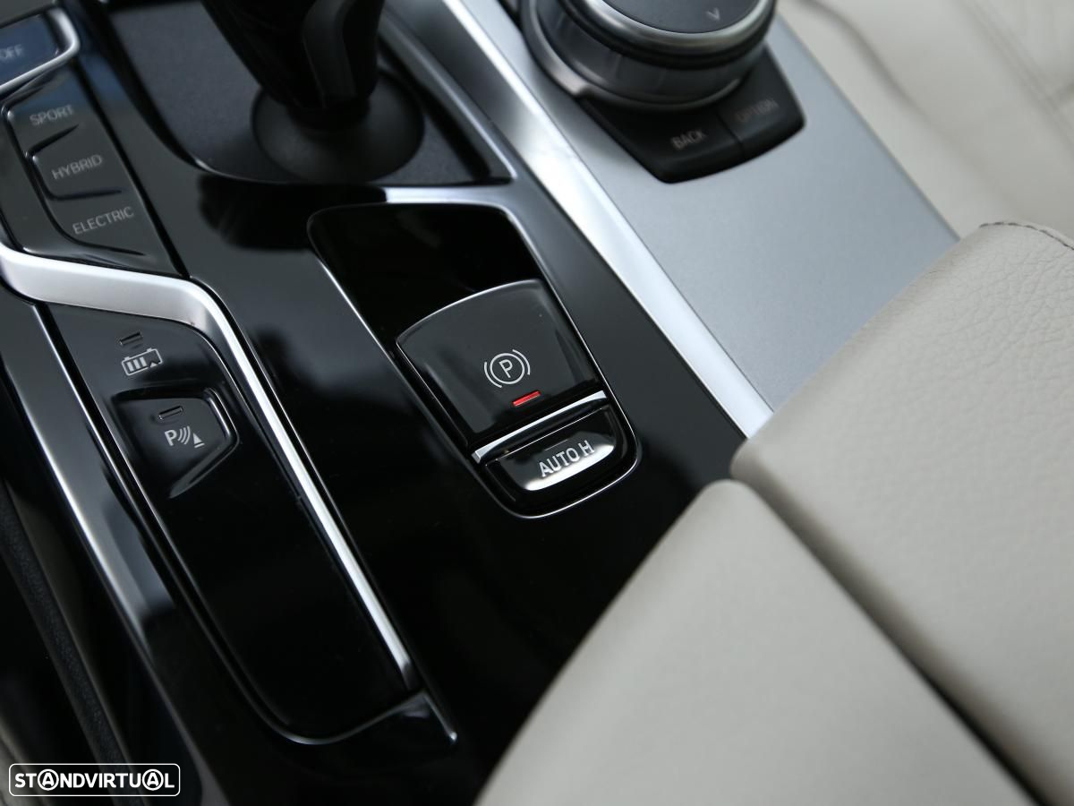BMW 530 e - 14