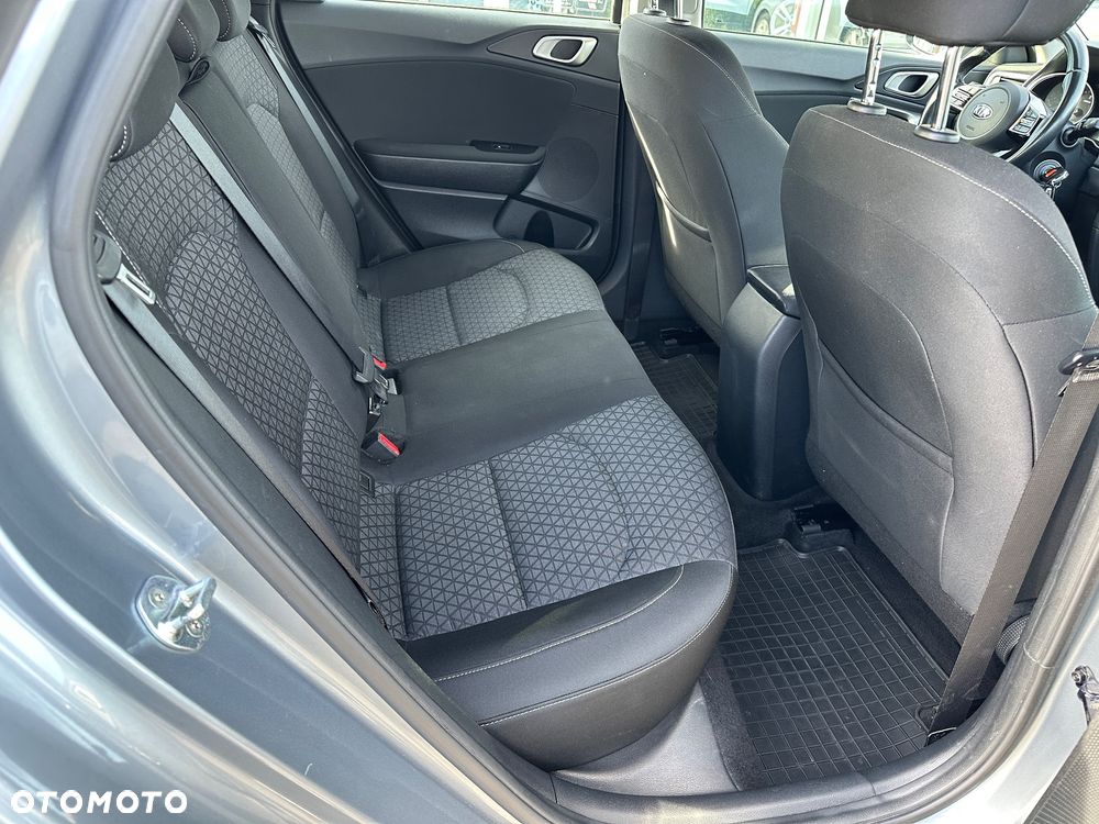 Kia Ceed 1.6 CRDi SCR M - 17