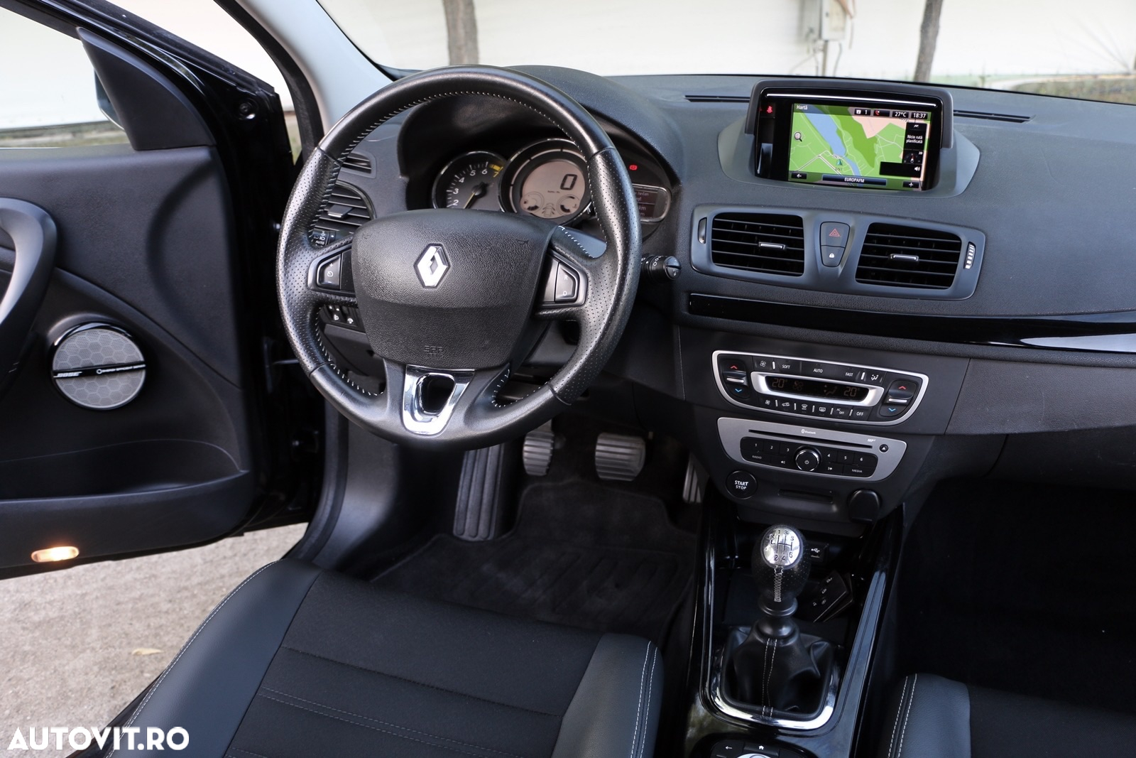 Renault Megane Grandtour ENERGY TCe 115 Start & Stop Bose Edition - 9