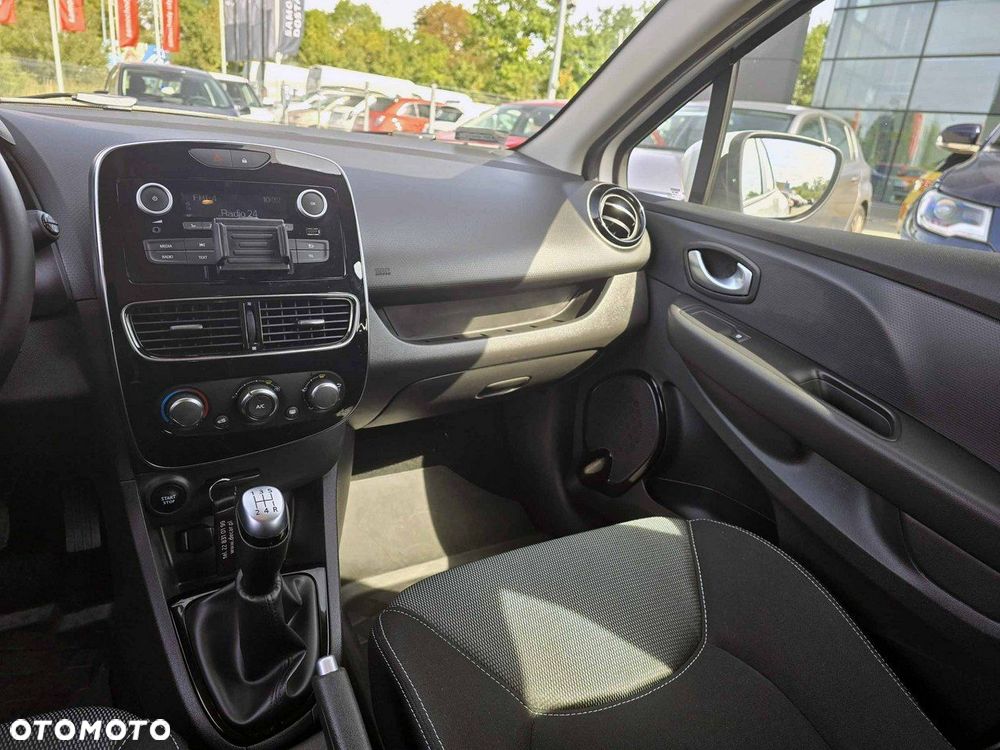 Renault Clio - 23