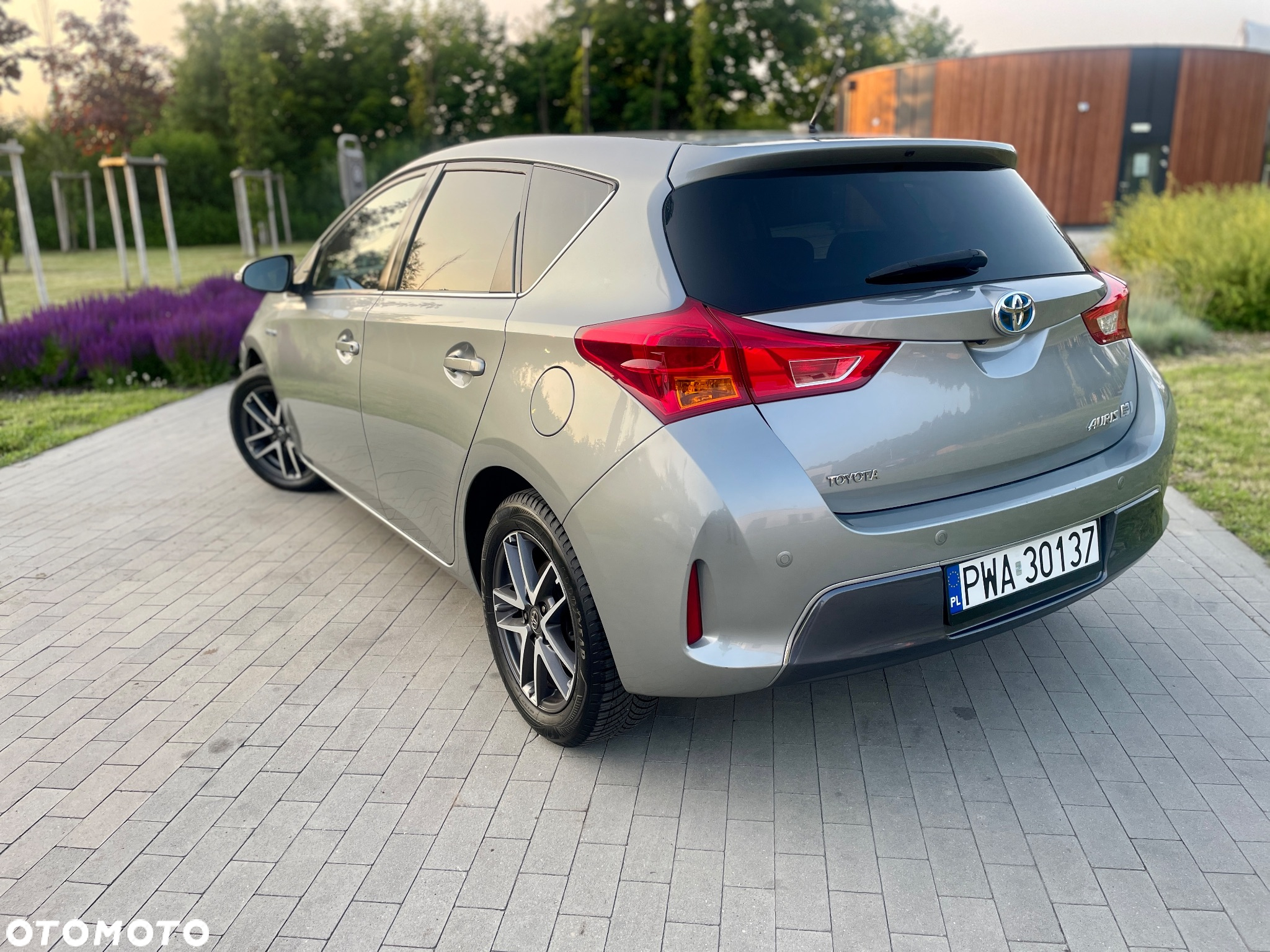 Toyota Auris 1.8 HSD Prestige - 11