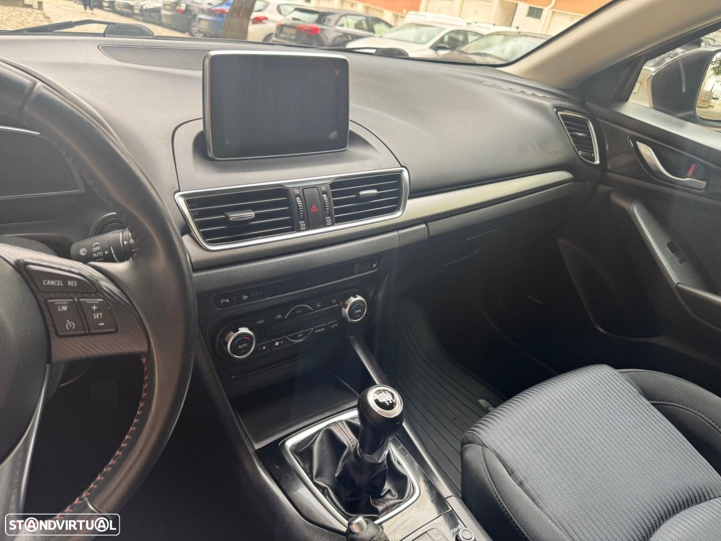 Mazda 3 1.5 Sky-D Excellence Navi - 9