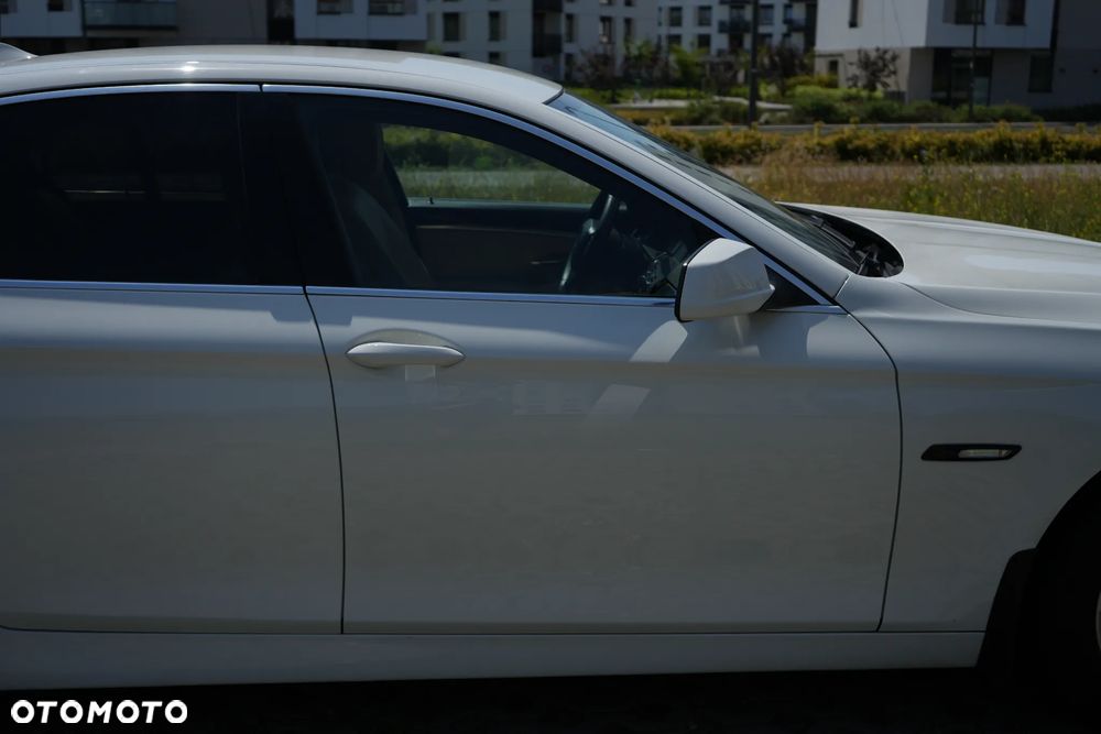 BMW Seria 5 520i - 16