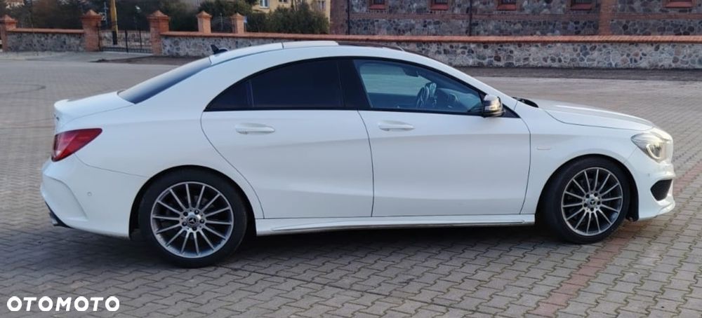 Mercedes-Benz CLA 220 d 7G-DCT AMG Line - 10