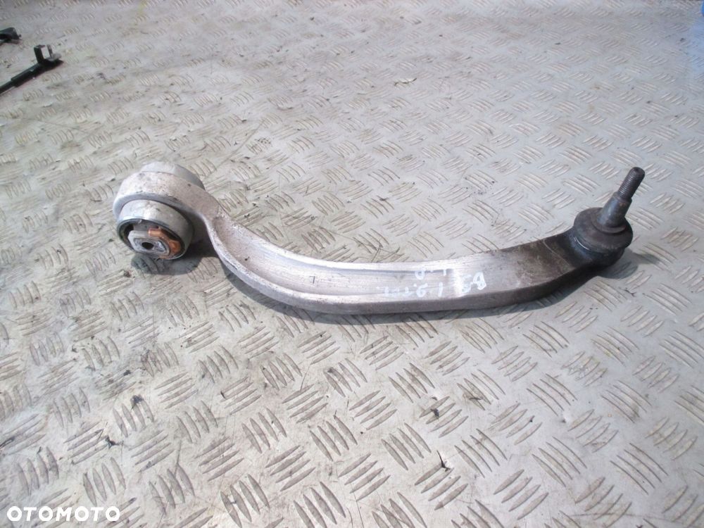 WAHACZ DOLNY LEWY PRZÓD BANAN AUDI A4 B5 PASSAT - 1