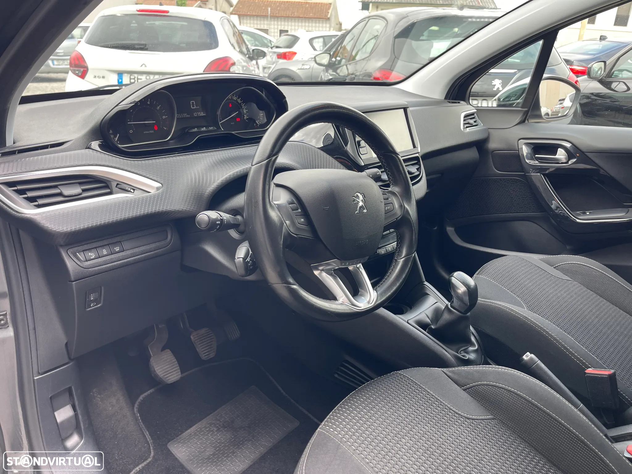 Peugeot 208 1.2 PureTech Allure - 17