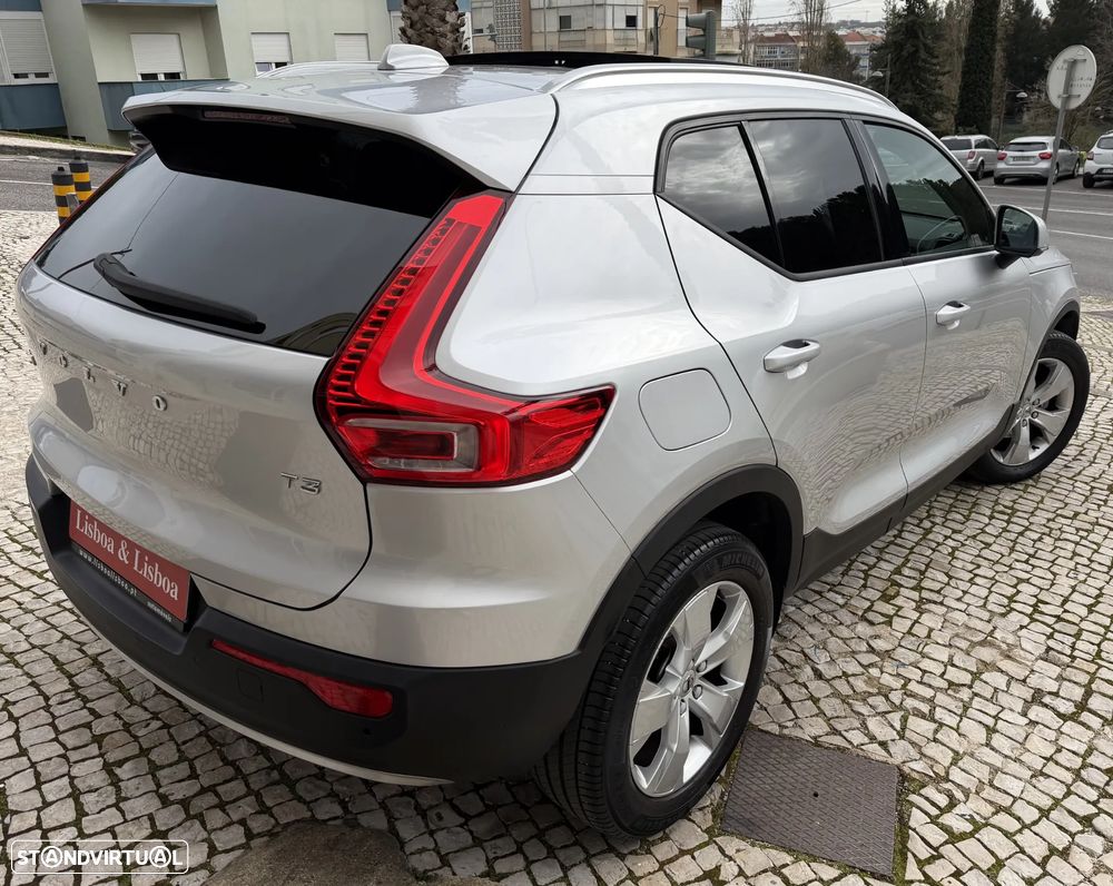Volvo XC 40 1.5 T3 Momentum Tech Edition - 3