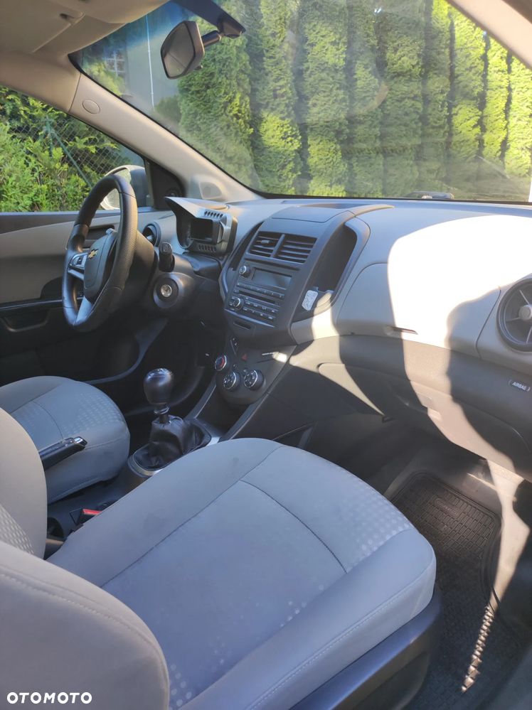 Chevrolet Aveo - 9
