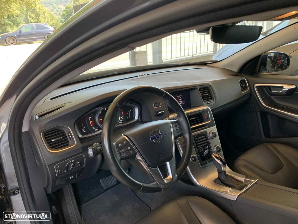 Volvo V60 Cross Country 2.0 D3 Geartronic - 8