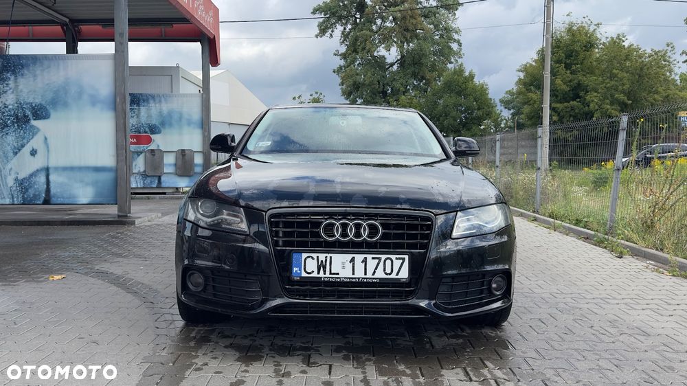 Audi A4 Limousine - 8