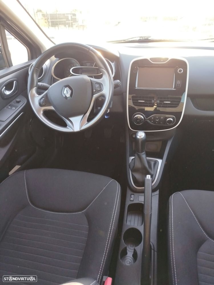 Renault Clio 1.2 16V 75 LIMITED - 8