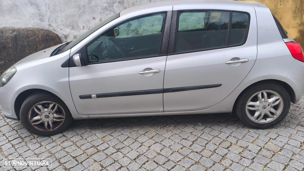 Renault Clio 1.2 16V Dynamique - 1