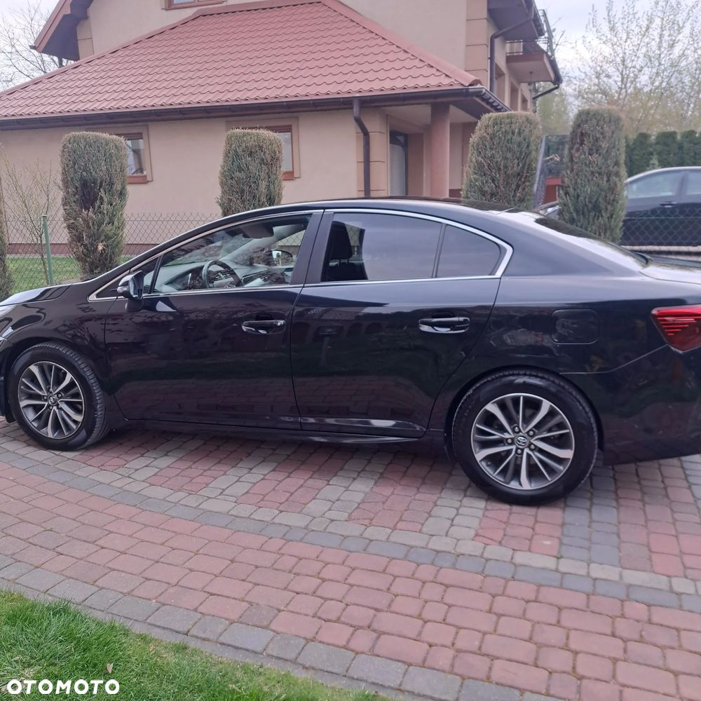 Toyota Avensis 2.0 D-4D Premium - 2