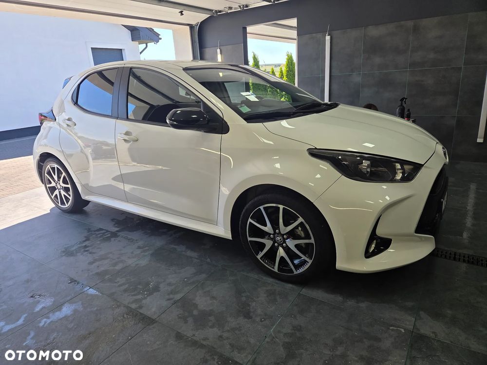 Toyota Yaris 116 1.5 VVT-i Black&White - 13