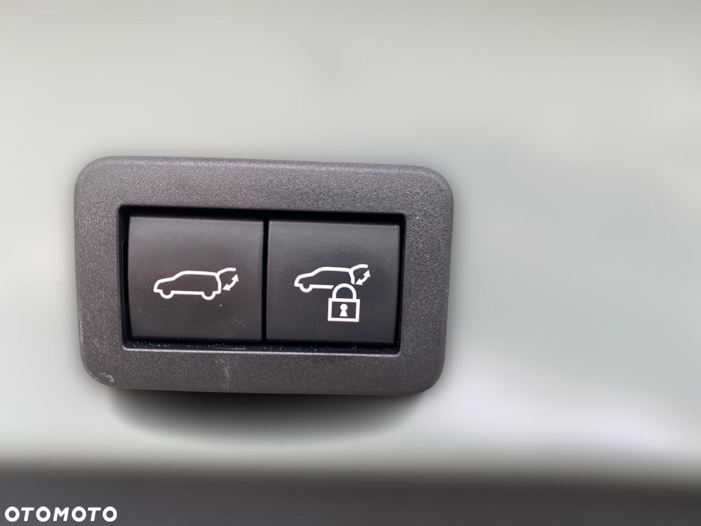 Toyota Corolla Cross 2.0 Hybrid Executive - 23