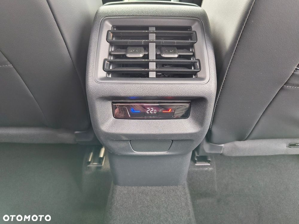 Volkswagen Tiguan 1.5 eTSI R-Line Plus DSG - 30
