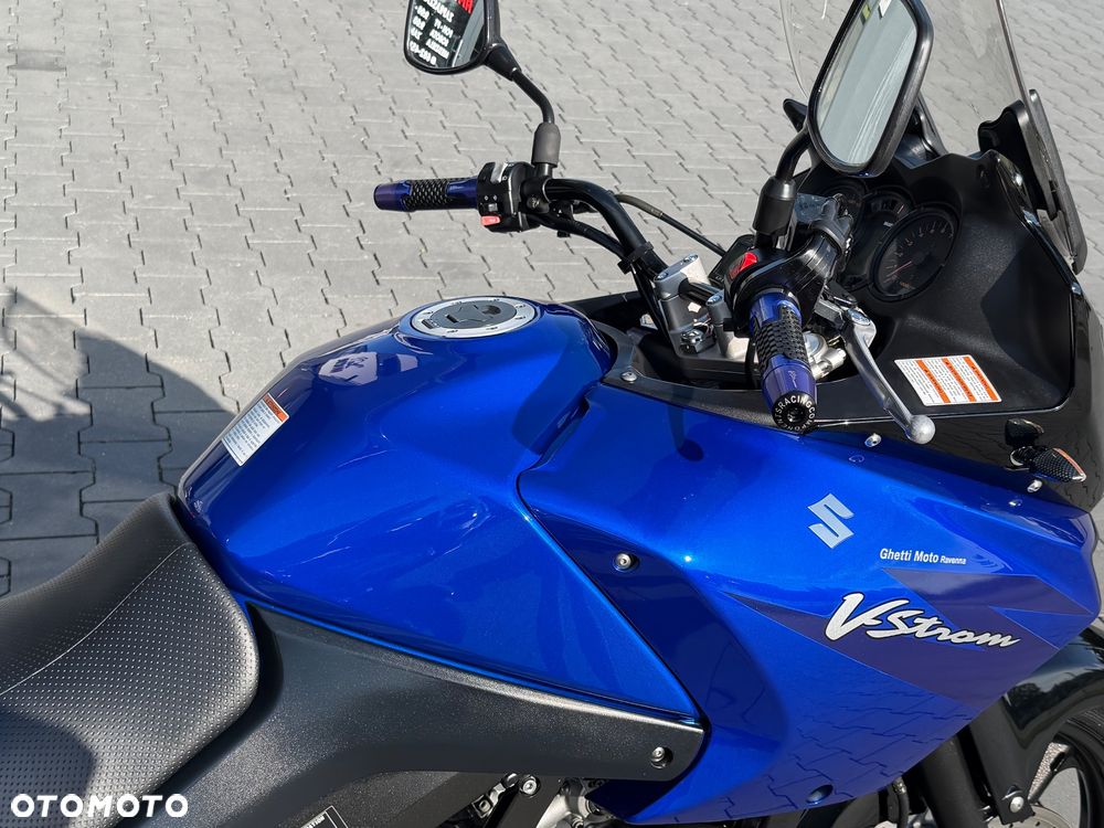 Suzuki V-STROM - 12