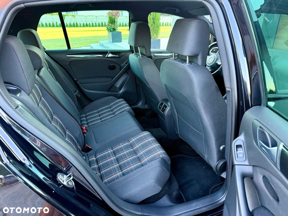 Volkswagen Golf 2.0 GTI DSG - 21