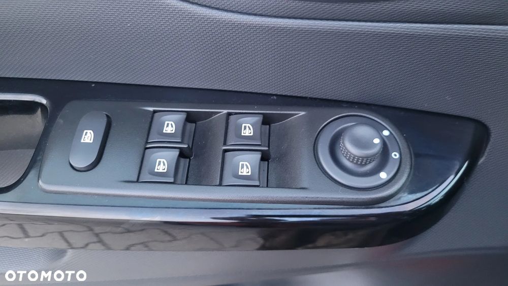 Renault Captur - 25