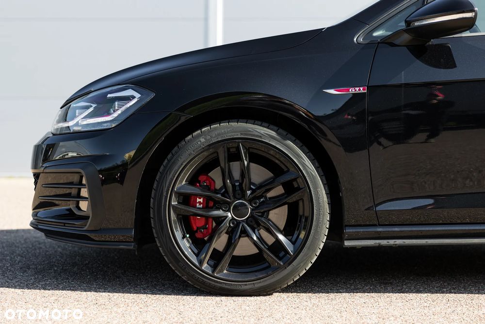 Volkswagen Golf - 11