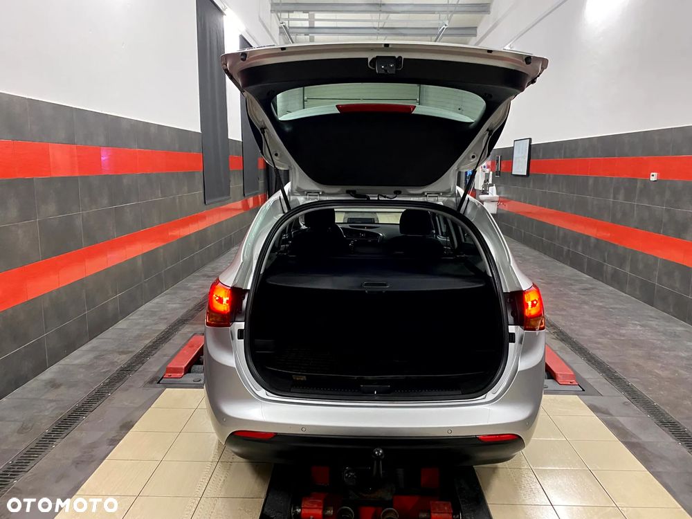 Kia Ceed 1.6 GDI Platinum Edition - 16