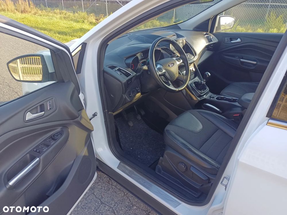 Ford Kuga 2.0 TDCi AWD Titanium - 2