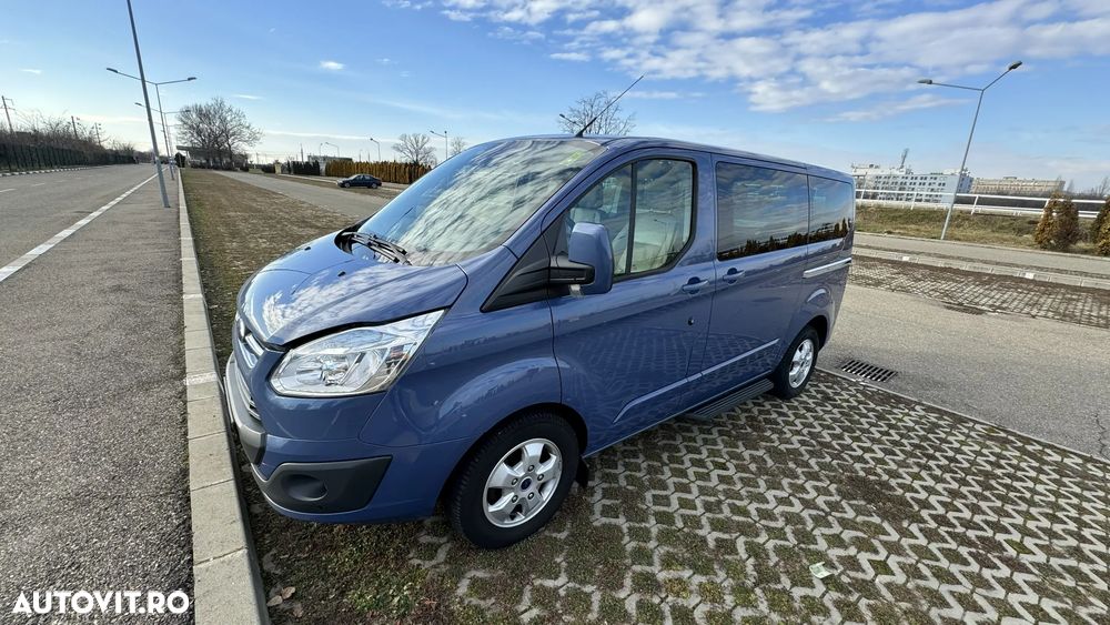 Ford Tourneo Custom 300 L2H1 VA Titanium - 4