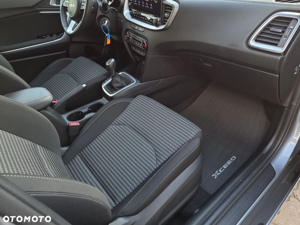 Kia XCeed 1.5 T-GDI M - 27