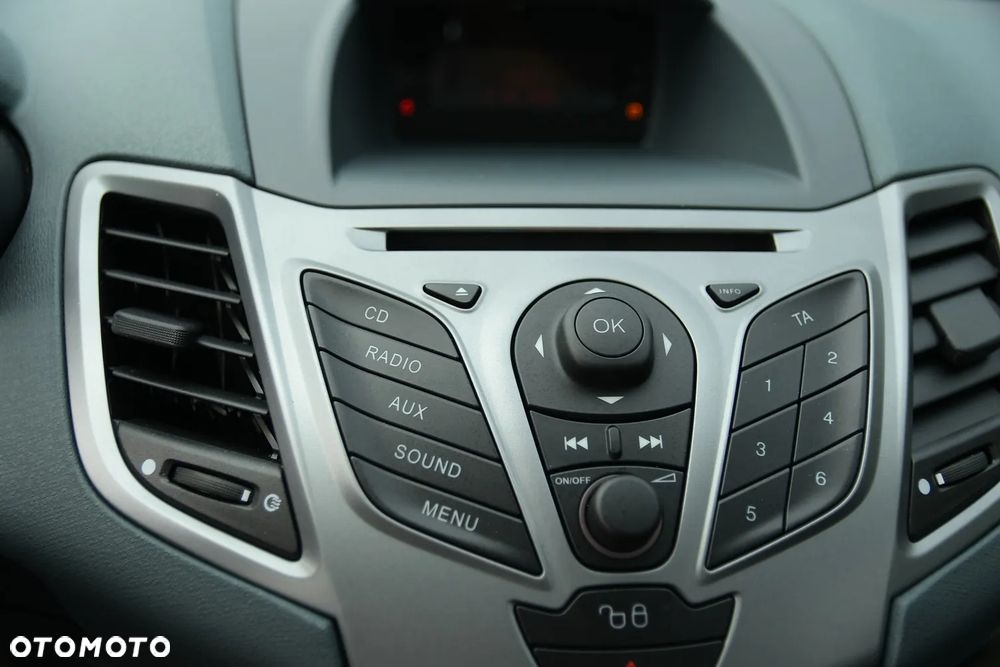 Ford Fiesta 1.25 SYNC Edition - 32