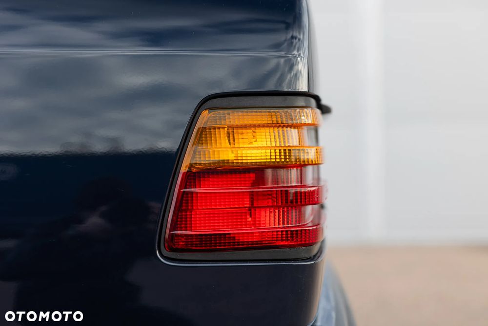 Mercedes-Benz W124 (1984-1993) - 14