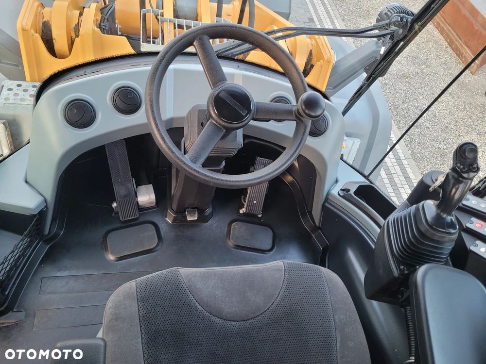 Liebherr L566 X-Power / 2024rok / WAGA / SUPER STAN / - 23