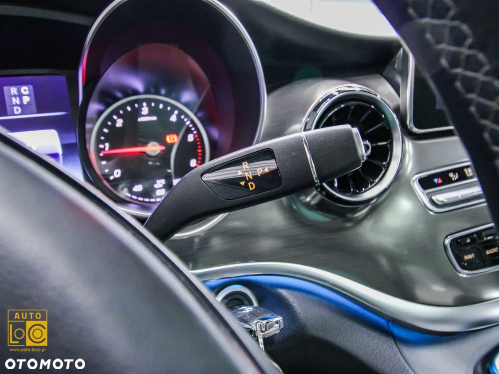 Mercedes-Benz Klasa V 300 d lang 4Matic 9G-TRONIC Exclusive Edition - 29