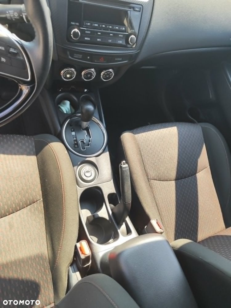 Mitsubishi Outlander - 4