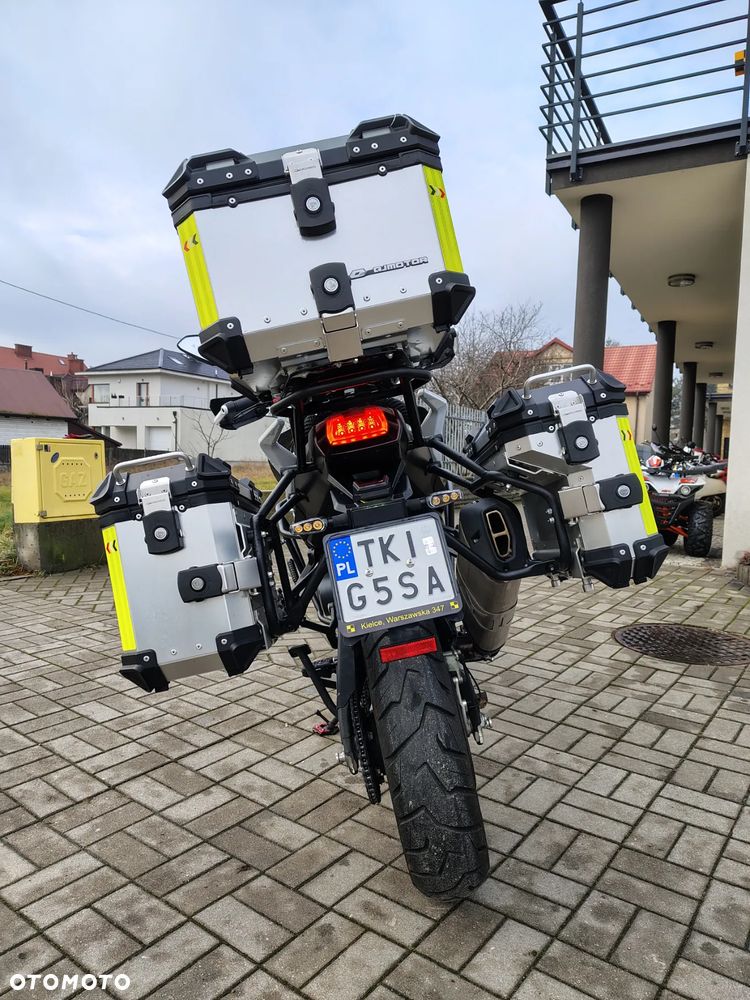 QJMOTOR SRT900SX - 10