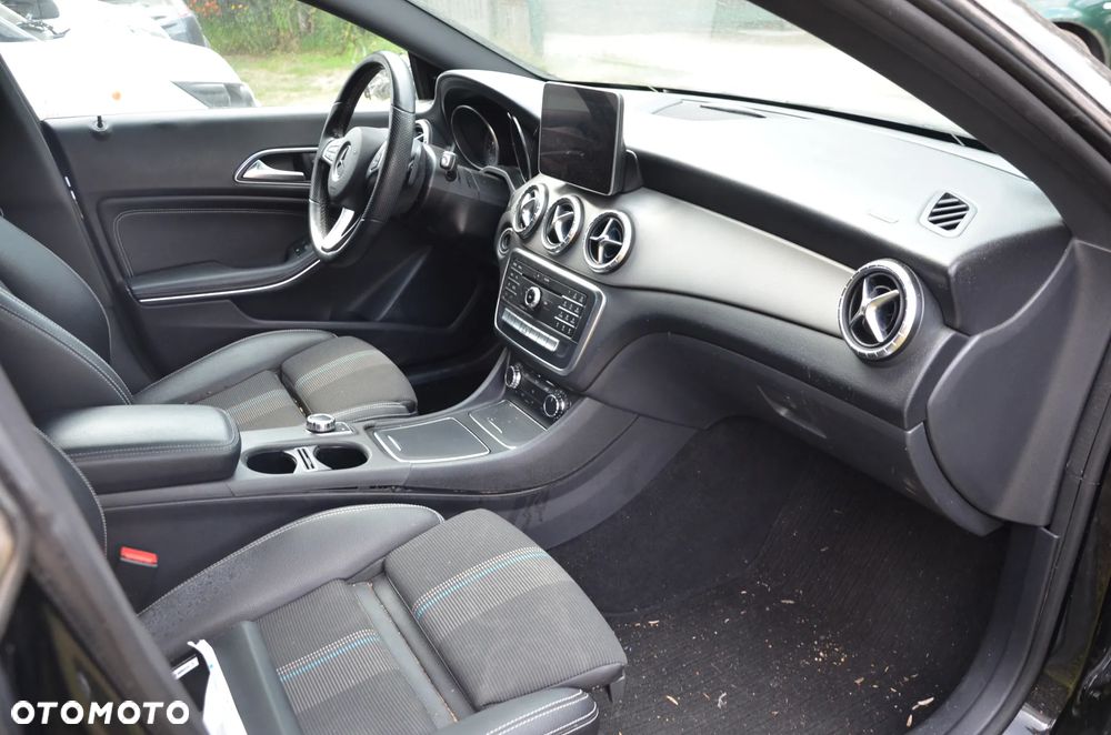 Mercedes-Benz CLA 220 d 7G-DCT AMG Line - 9