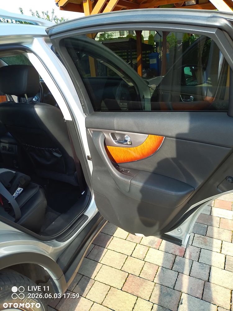 Infiniti QX70 - 27