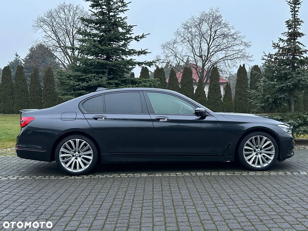 BMW Seria 7 750i - 6