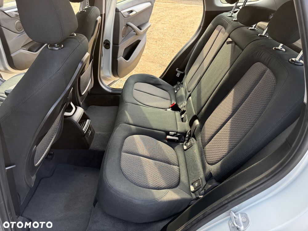 BMW X1 sDrive18d - 11